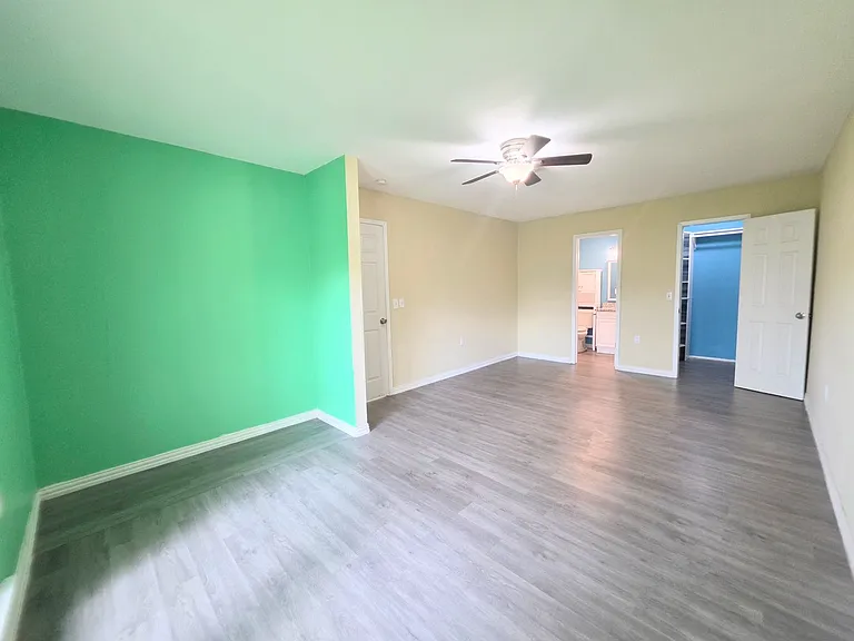 5931 Autumn Lake — Photo 17