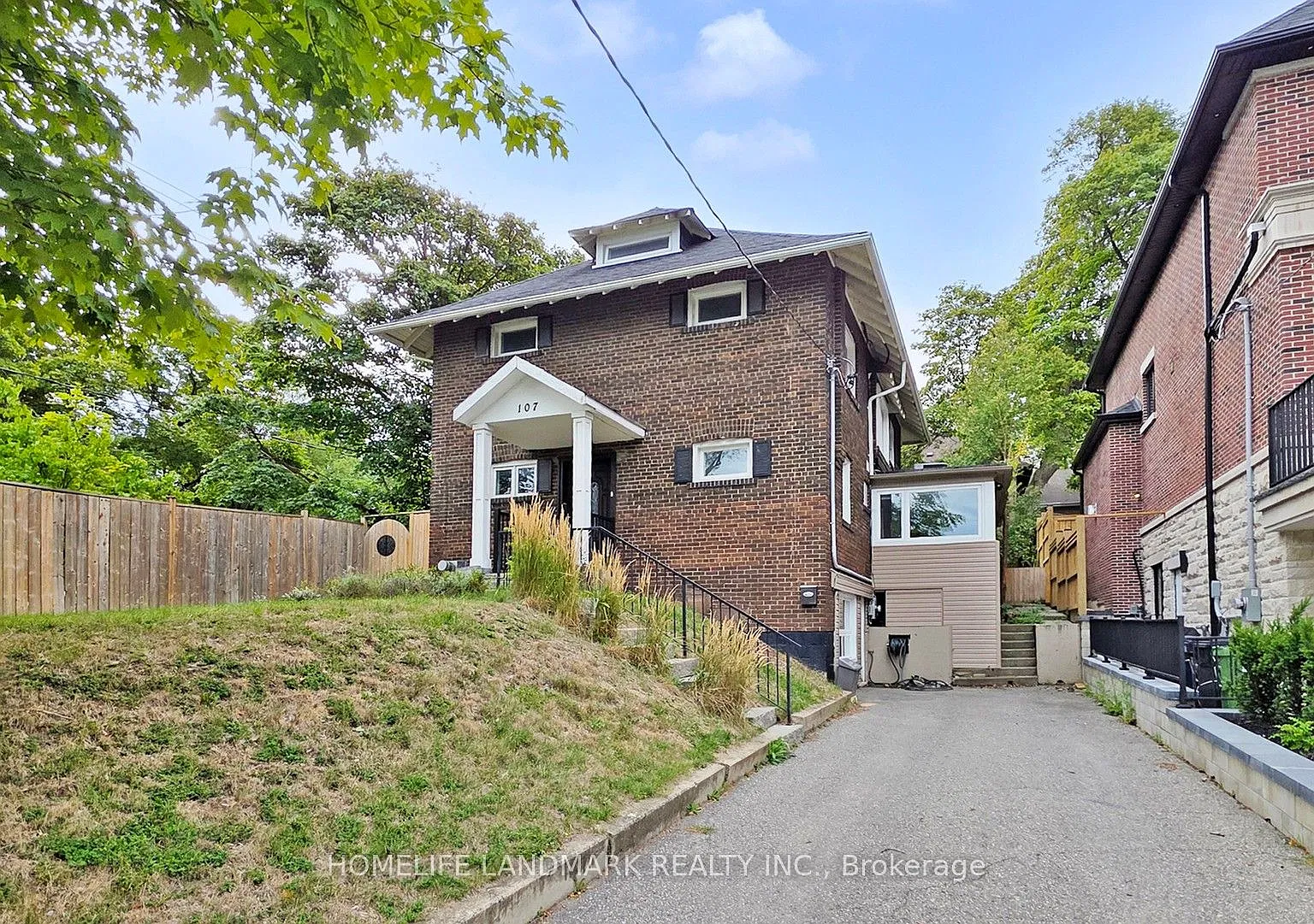 5 bed, $5,990 — Photo 1