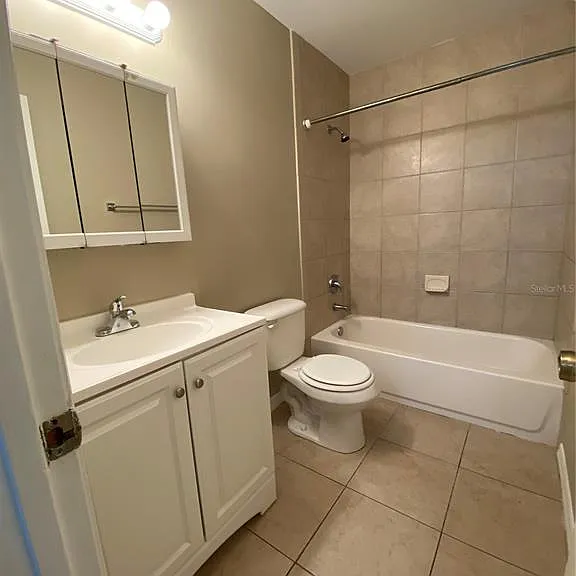 2431 NW 4th Ter #2431 — Photo 24