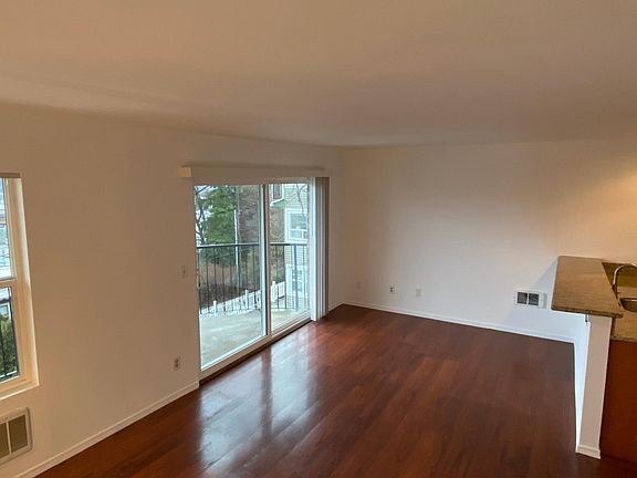 2nd image of 3245 14th Ave W APT 1