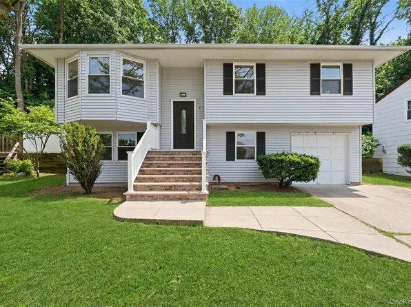 9 Harmony Lane, Glen Cove, NY 11542
