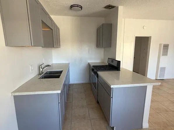 1818 W Sumac Ln #6B, Anaheim, CA 92804