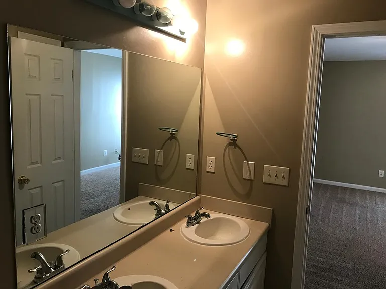 200 Willow Point Cir — Photo 8