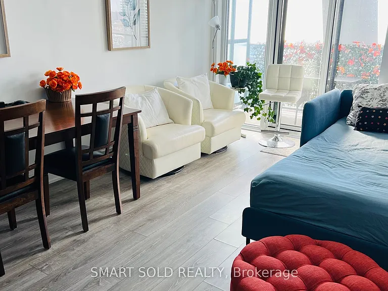 20 Shore Breeze Dr #1501 — Photo 1