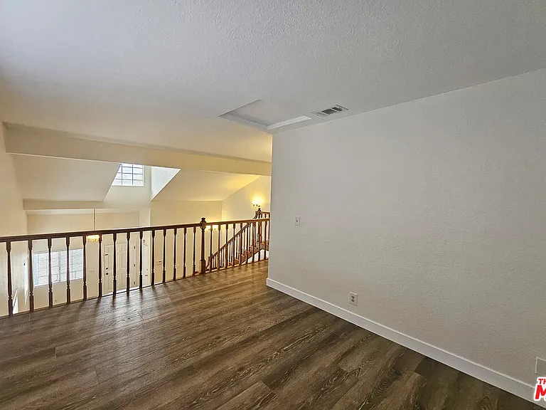 7556 Thousand Oaks Dr — Photo 20