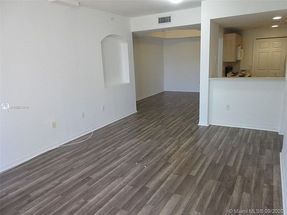 4th image of 6400 NW 114th Ave APT 1127