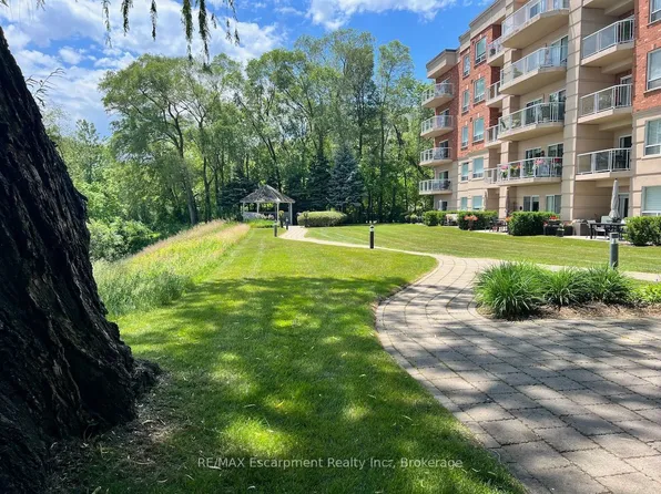 5188 Lakeshore Rd #310, Burlington, ON L7L 6P4