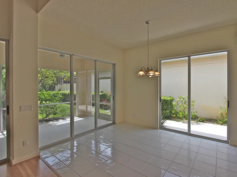 160 Lost Bridge Dr — Photo 12