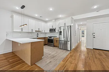 1003 Summit Avenue, #2