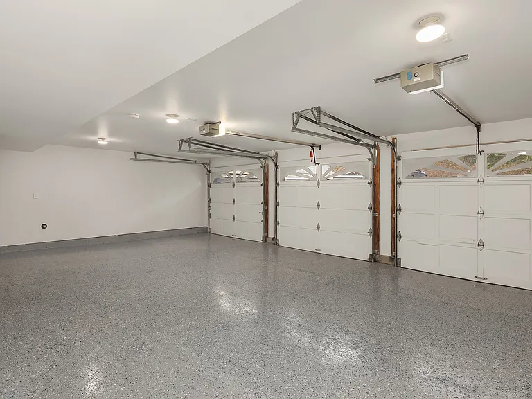 3 car garage
