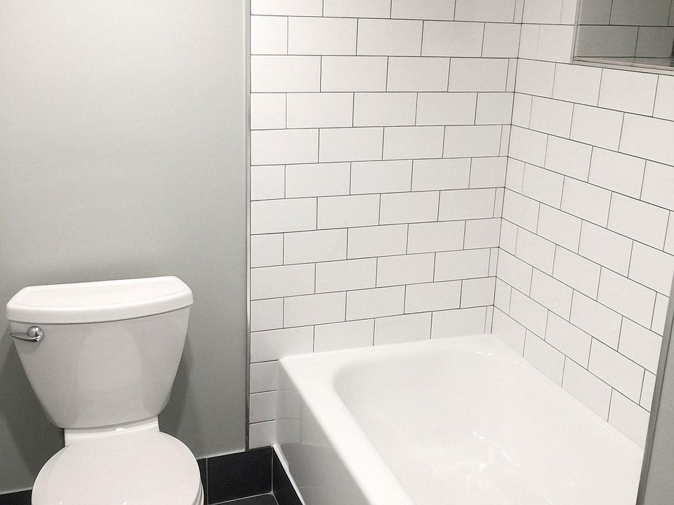 2nd image of 5051 N Damen Ave #2G