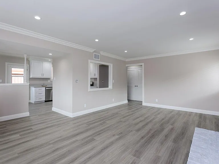 5732 Noel Dr — Photo 3