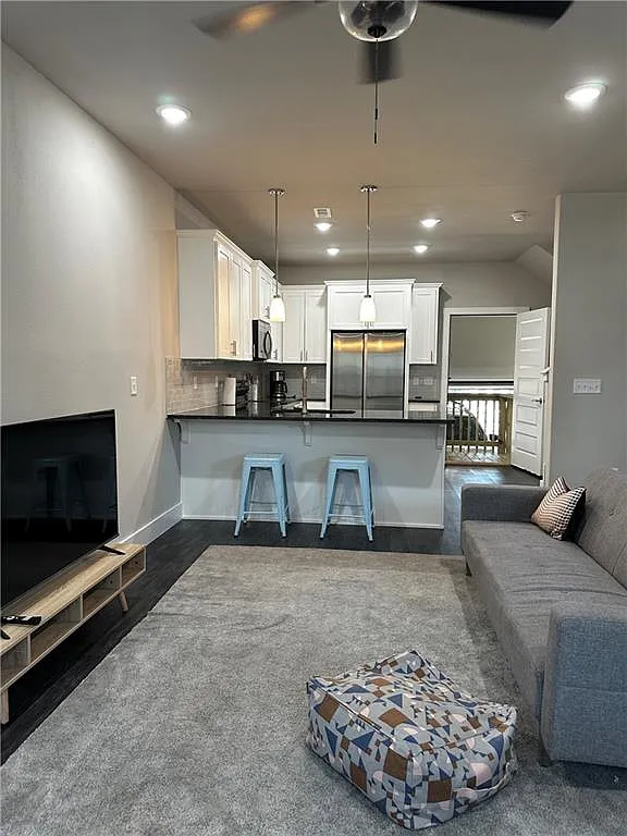 2 bed, 2.5 bath, 1571 sqft, $1,800 — Photo 4