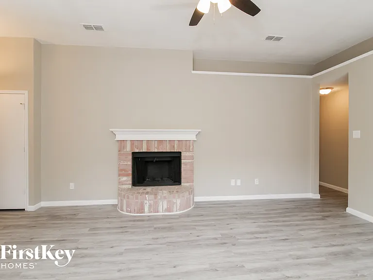 6413 Riverwater Trl — Photo 4
