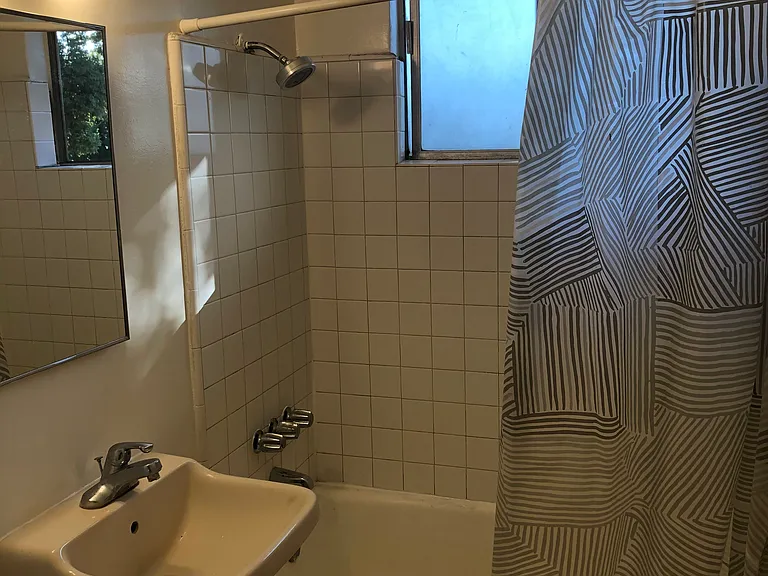 1308 N Los Robles Ave #3 — Photo 7