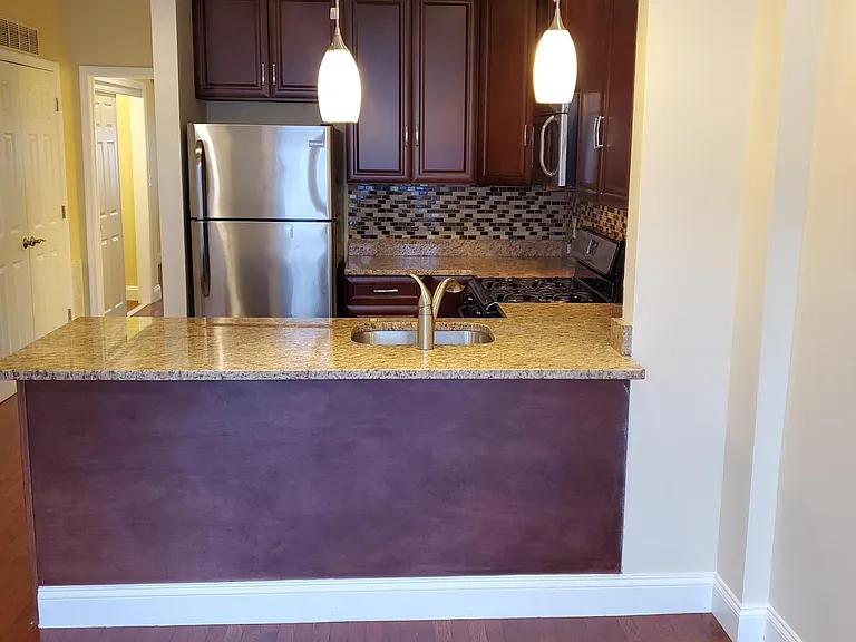 1118 Penn St NE #4 — Photo 8