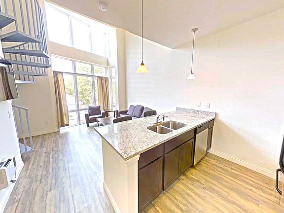 5th image of 204 S 5th St #10629802