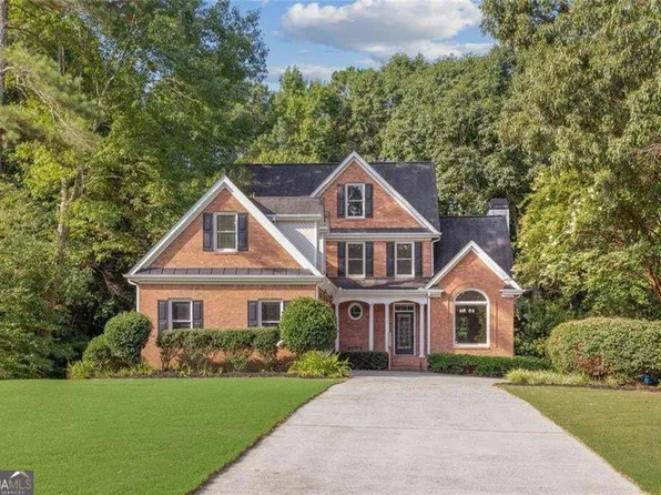 395 Amberbrook Cir, Grayson, GA 30017