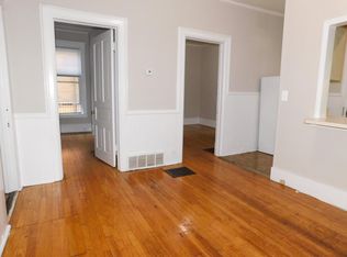 811 Foster St #1R, Evanston, IL 60201