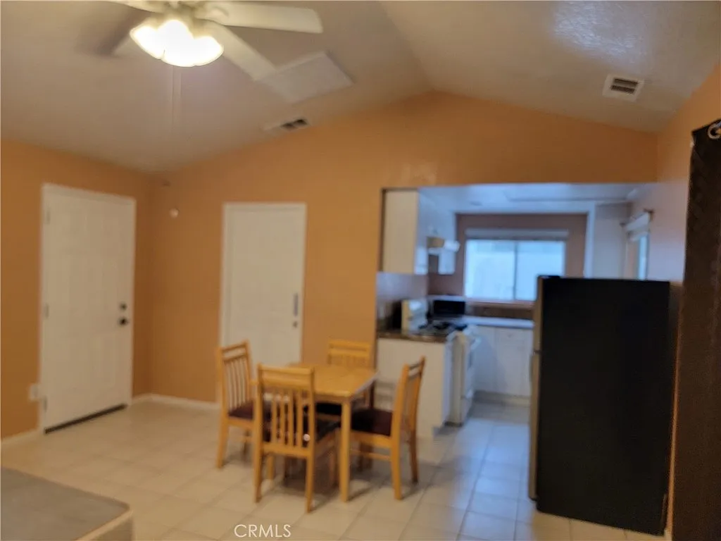 Studio, 450 sqft, $1,450 — Photo 2