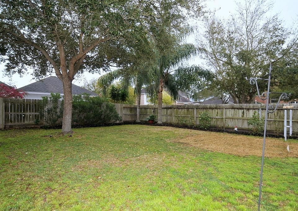 1st image of 122 Crystal Reef Dr