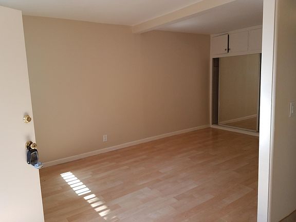 2nd image of 1525 Montana Ave #84wexa50y