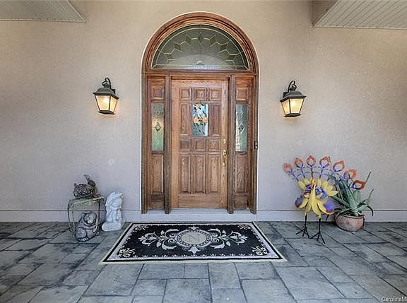 4th image of 122 Hughes Ln
