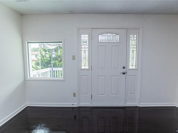 3rd image of 1212 Kingsport Ln