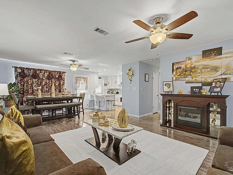5706 Ventura Ln — Photo 6