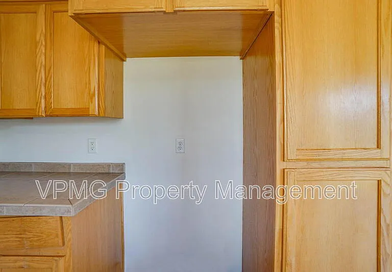 2214 NW 7th St — Photo 15