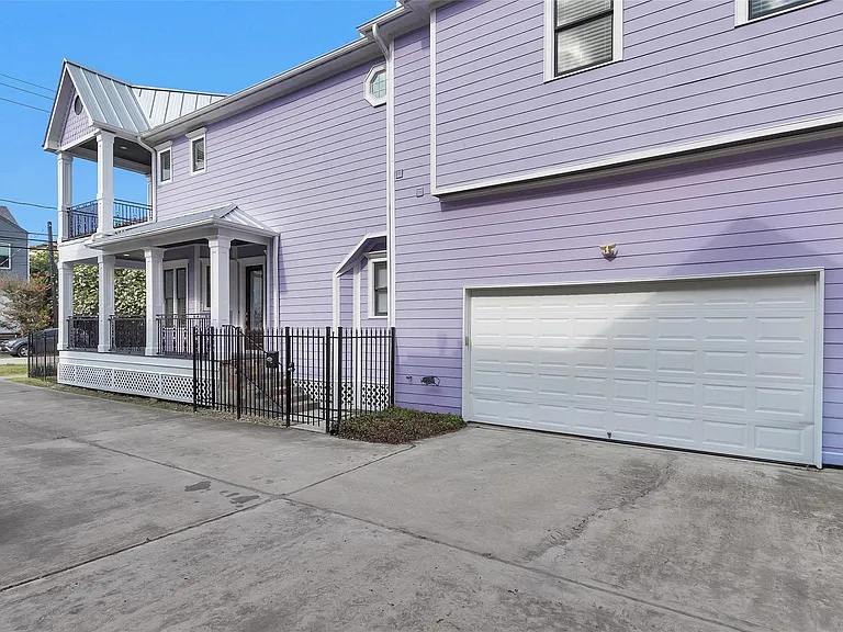 1126 W 17th St #A — Photo 2