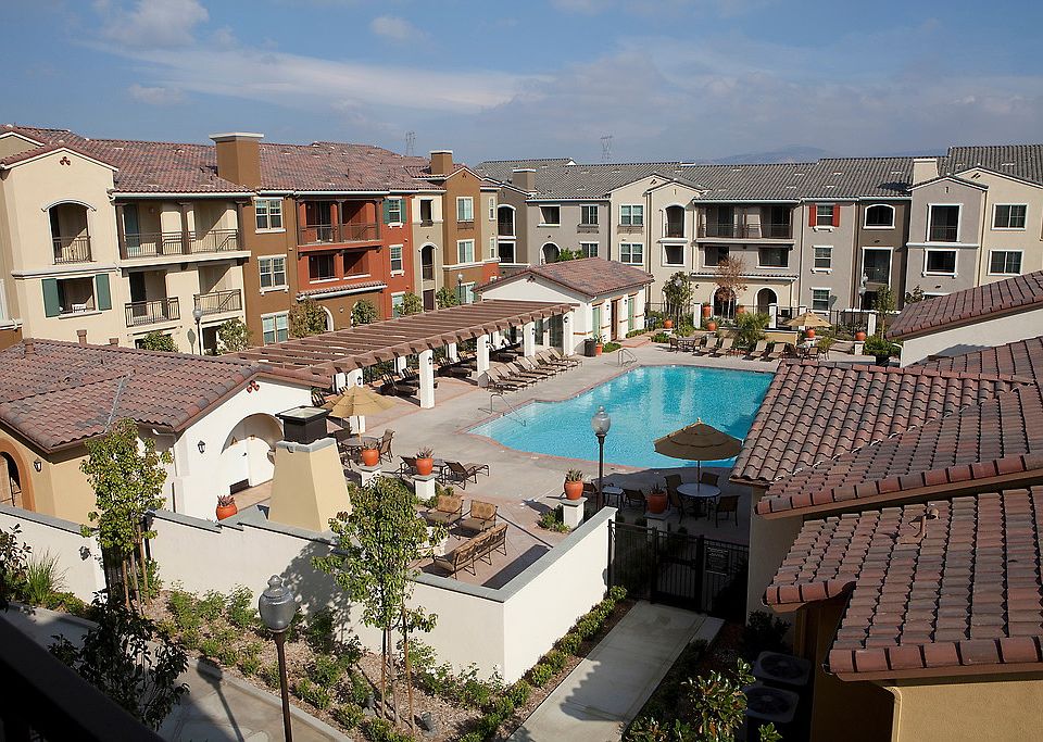 The Vistas of West Hills