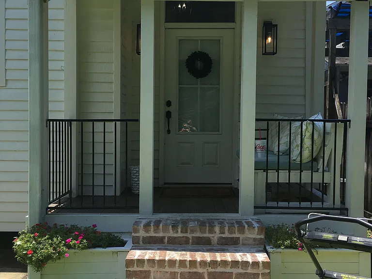 3947 Annunciation St — Photo 11