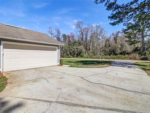 3rd image of 95026 Wildwood Cir