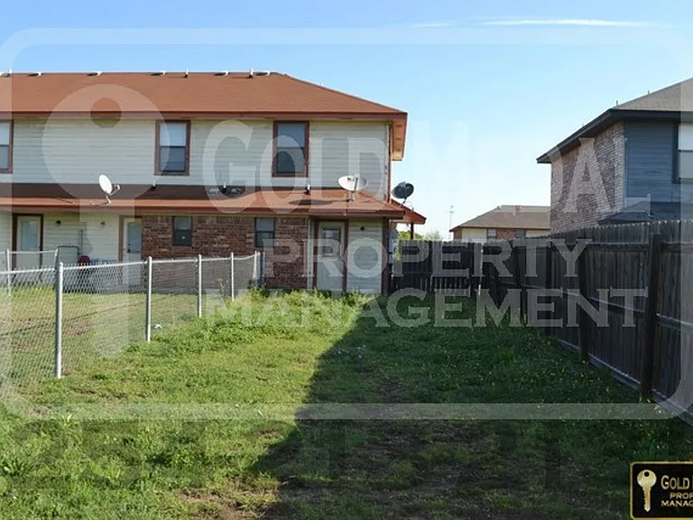 1106 Leslie Cir — Photo 16