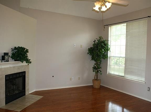 3rd image of 9812 Concord Dr