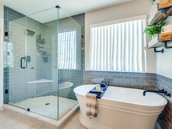 1361 Daffodil Ln, Lewisville, TX 75077