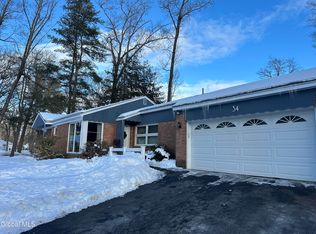 34 Saratoga Drive, Glenville, NY 12302