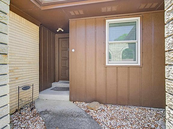 3rd image of 8217 Squire Rd