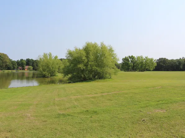 1 Eagle Lake Rd, Benton, KY 42025