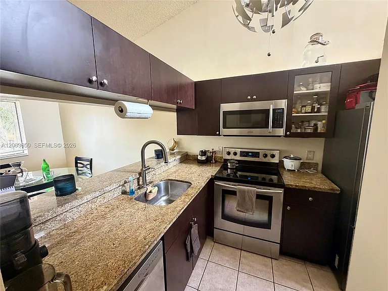 1012 Coral Club Dr #1012 — Photo 6