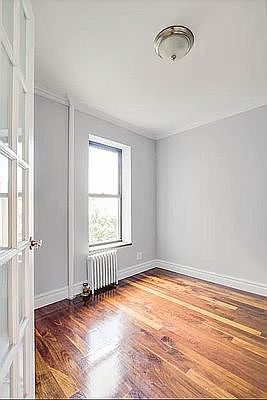 4th image of 1598 Lexington Ave #16