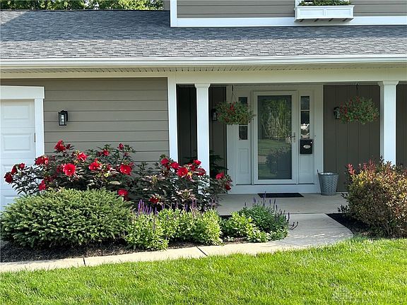 2nd image of 211 Finsbury Ln