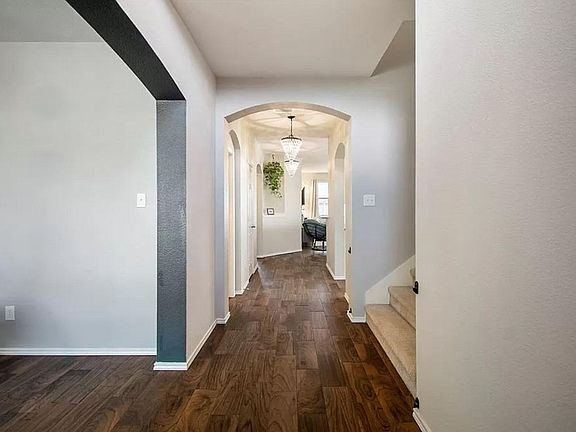 2nd image of 3932 Eaglerun Dr