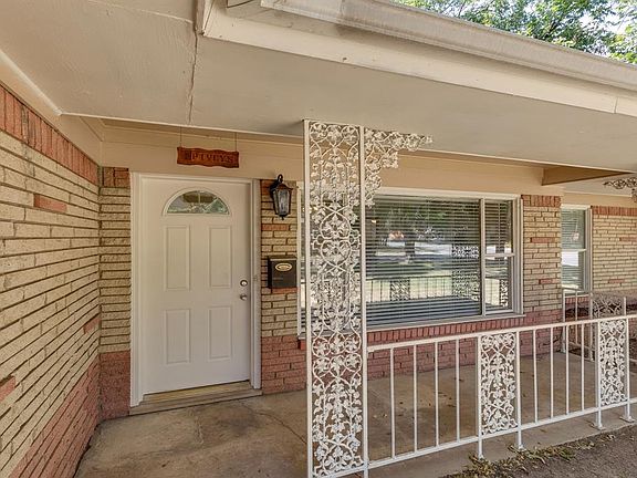 3rd image of 3105 Dogwood Park Dr