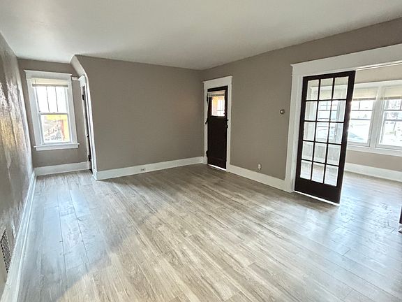 3rd image of 500 Colvin Ave APT 1