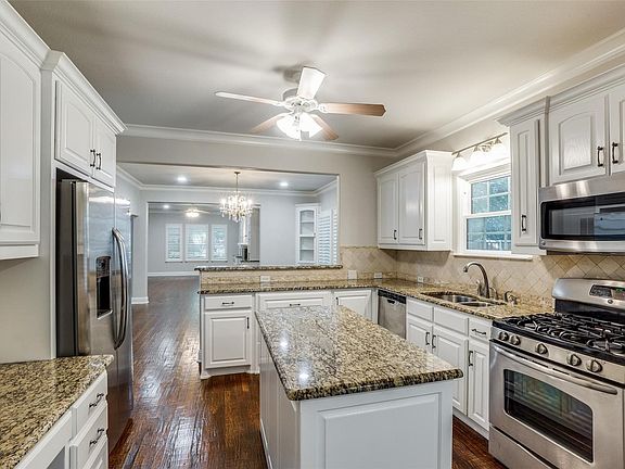 4th image of 4236 University Blvd