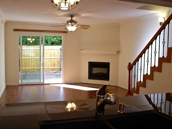2nd image of 1519 N Leverett Ave