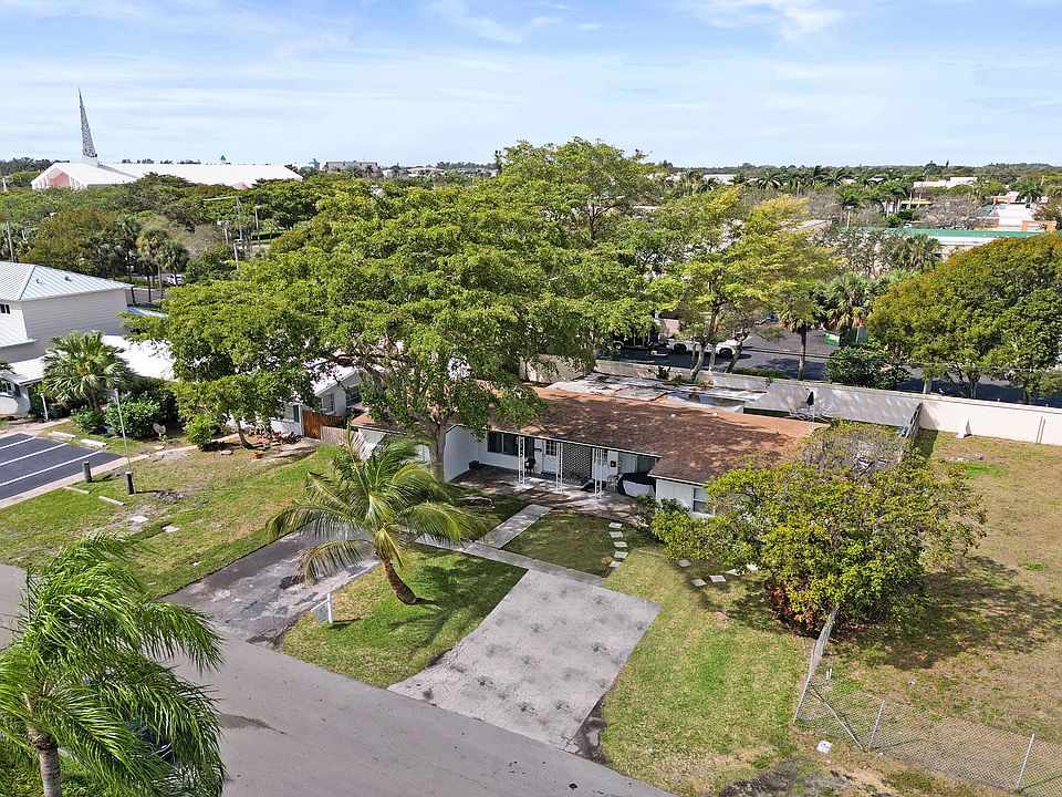 1st image of 2461 NE 20th Avenue