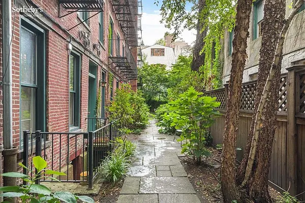 Rented by Sotheby's International Realty | media 9